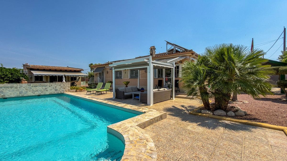 Chalet de 3 habitaciones en Catral en venta con piscina - 499.500 € (Ref: 10054233)