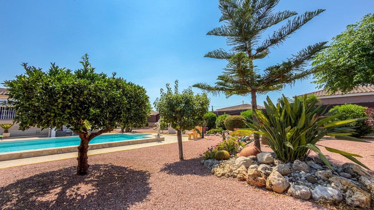 Chalet de 3 habitaciones en Catral en venta con piscina - 499.500 € (Ref: 10054233)