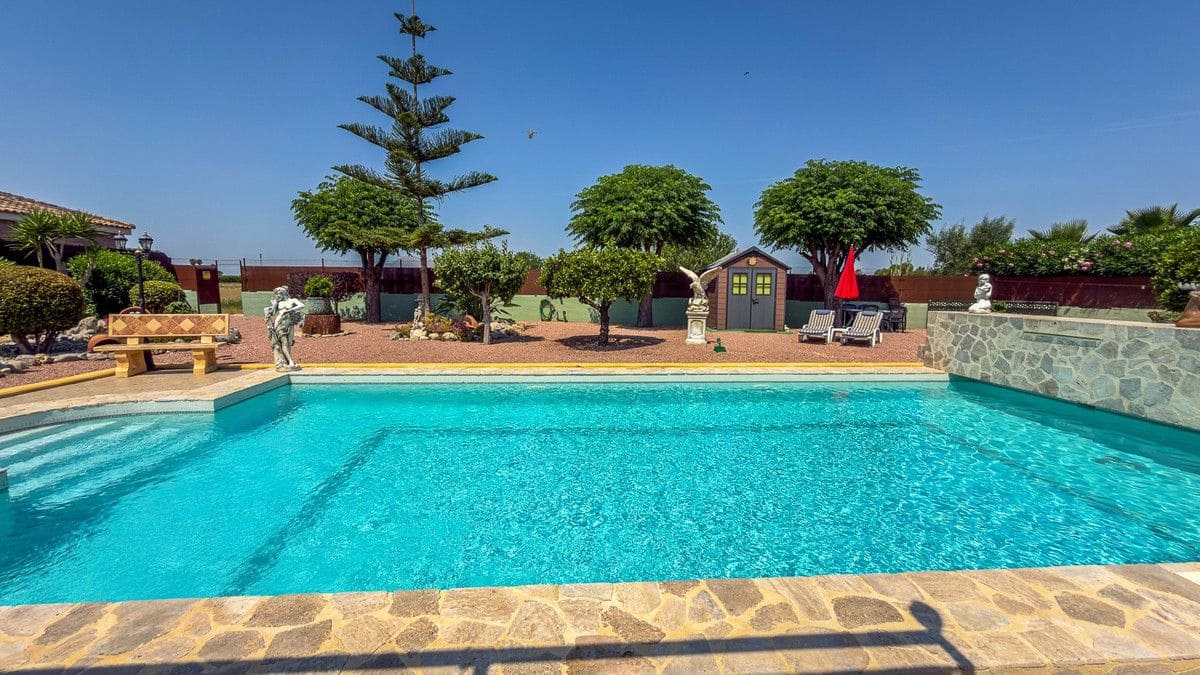 Chalet de 3 habitaciones en Catral en venta con piscina - 499.500 € (Ref: 10054233)