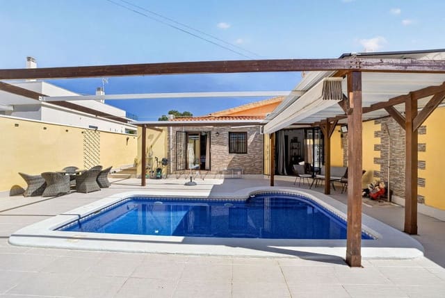 3 Zimmer Villa zu verkaufen in Puerto Deportivo, Torrevieja mit Pool - 476.000 € (Ref: 10058557)