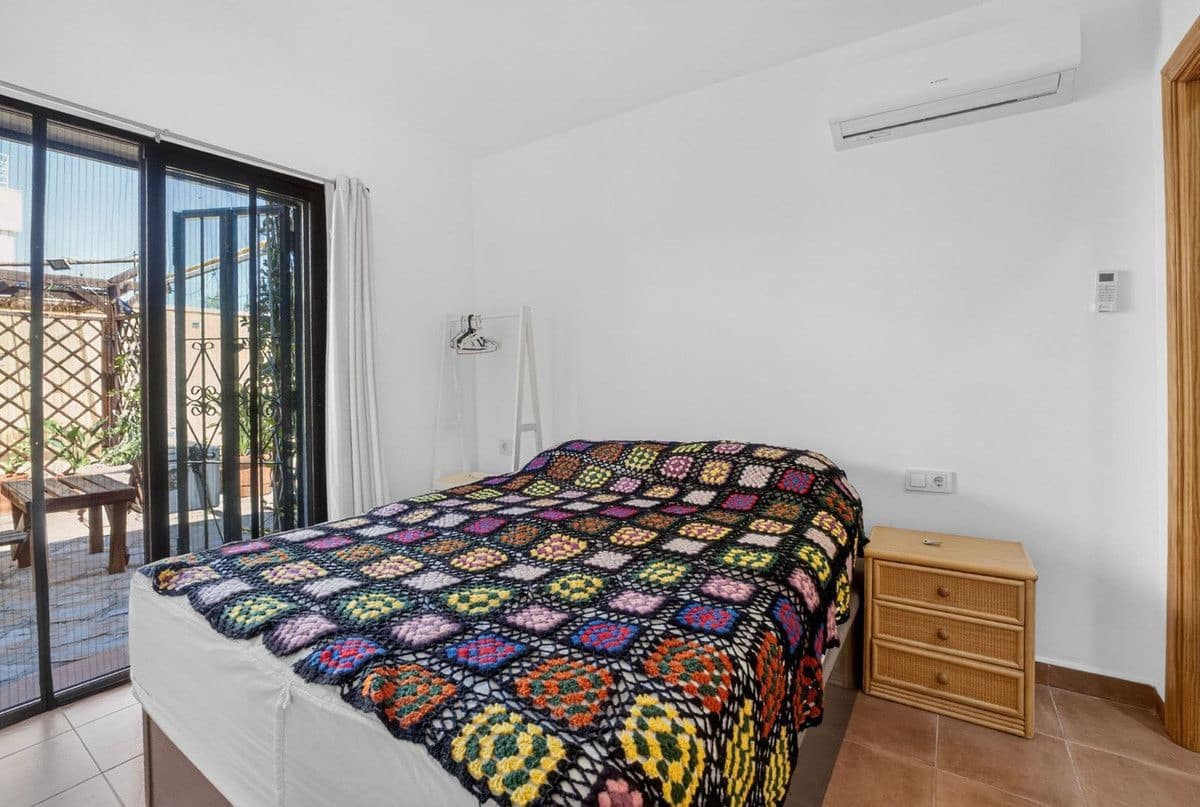 3 Zimmer Villa zu verkaufen in Torrevieja mit Pool - 476.000 € (Ref: 10058557)