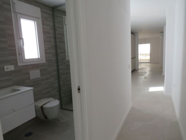 3 bedroom Apartment for sale in Zona Puerto Deportivo, Fuengirola - € 545,000 (Ref: 10058652)