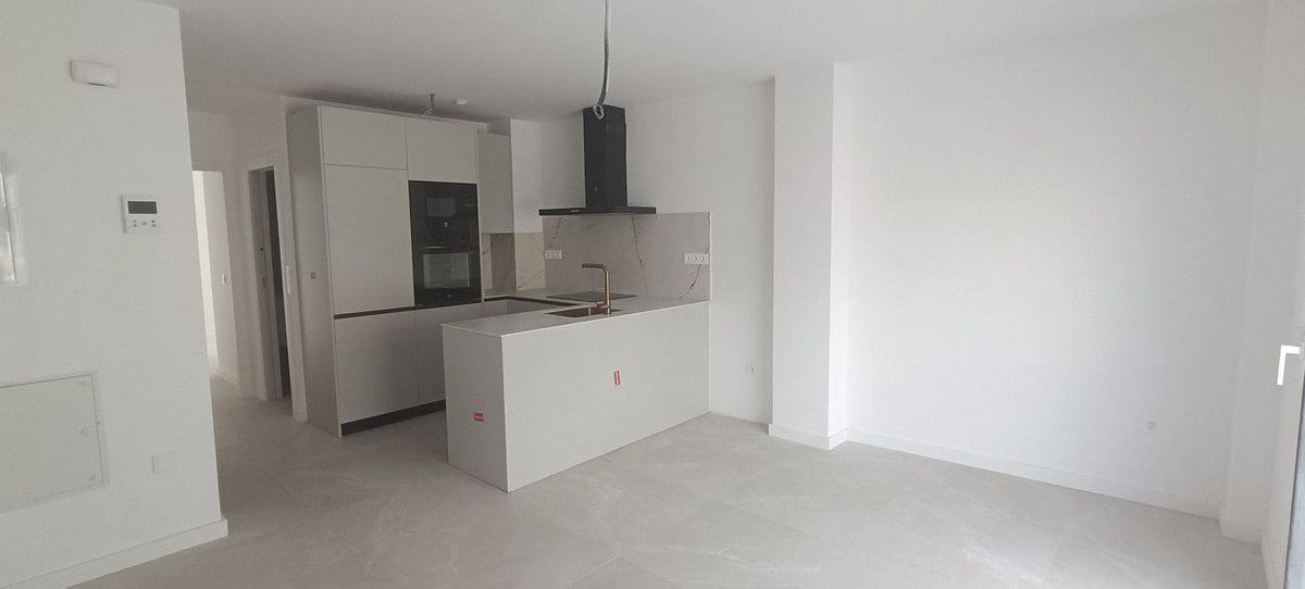 2 bedroom Apartment for sale in Fuengirola - € 370,000 (Ref: 10058653)