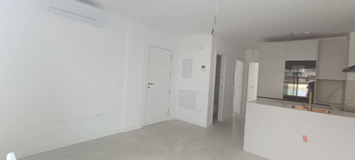 2 bedroom Apartment for sale in Fuengirola - € 370,000 (Ref: 10058653)