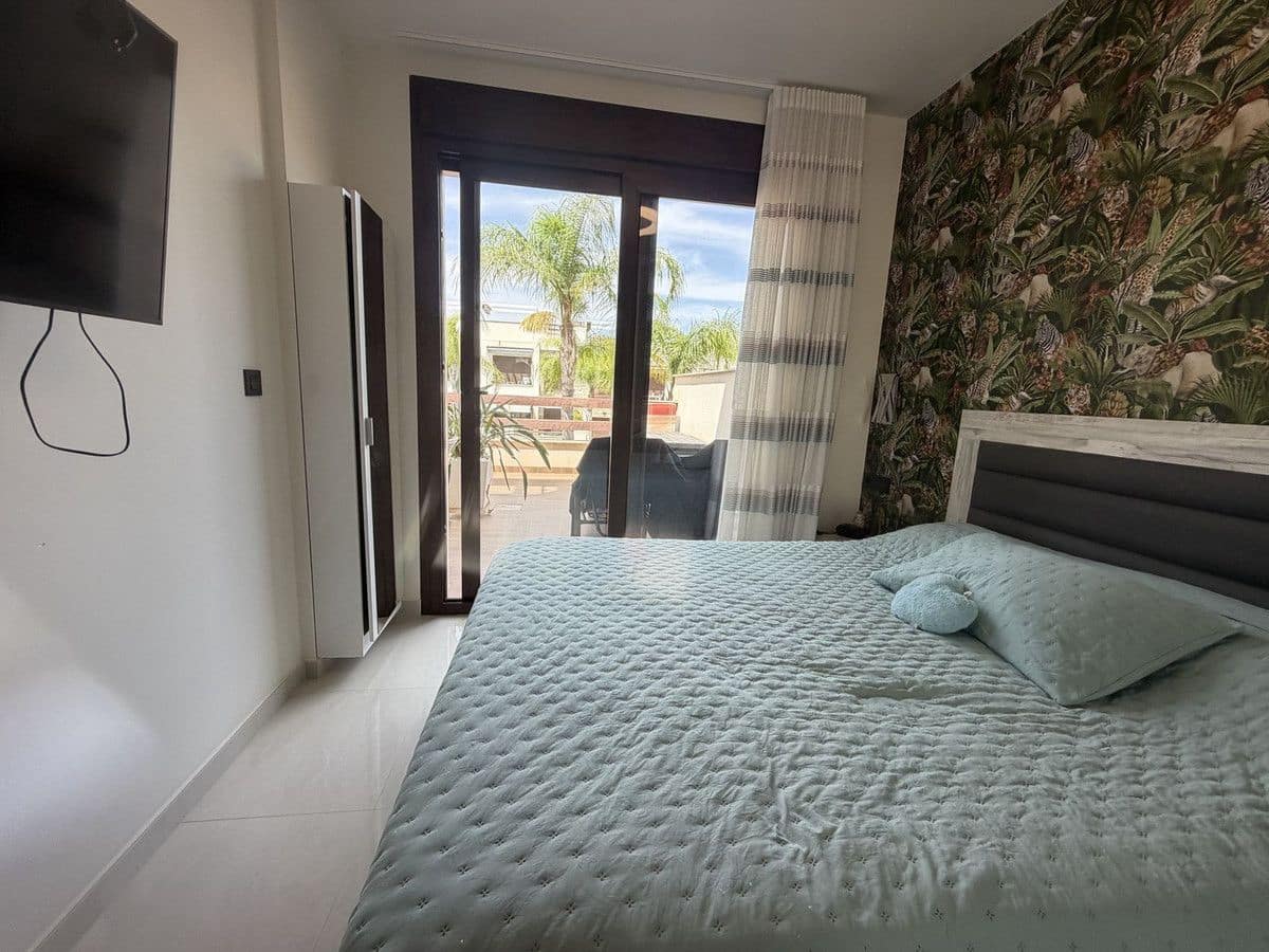 2 bedroom Apartment for sale in Los Altos with pool - € 285,000 (Ref: 10061440)