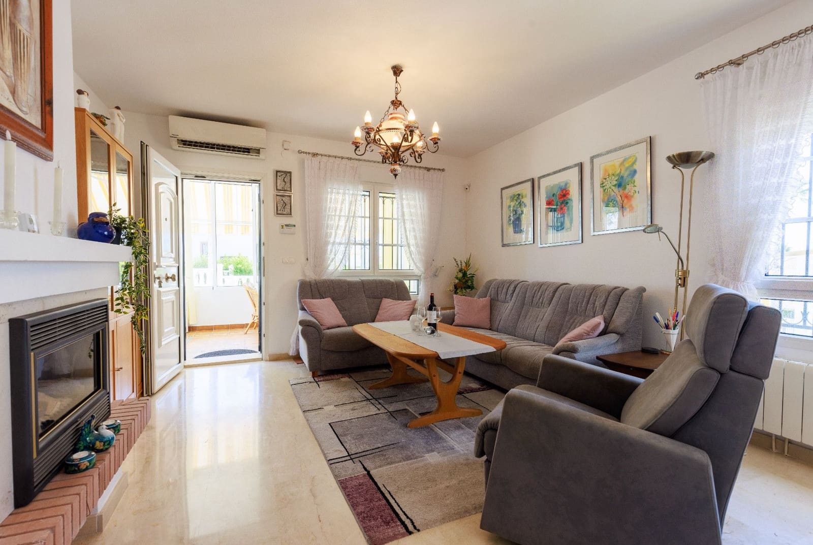 Chalet de 3 habitaciones en Orihuela Costa en venta con piscina - 374.900 € (Ref: 10061441)