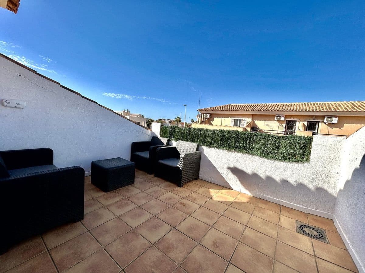 Casa de 3 habitaciones en La Zenia en venta - 199.900 € (Ref: 10063983)