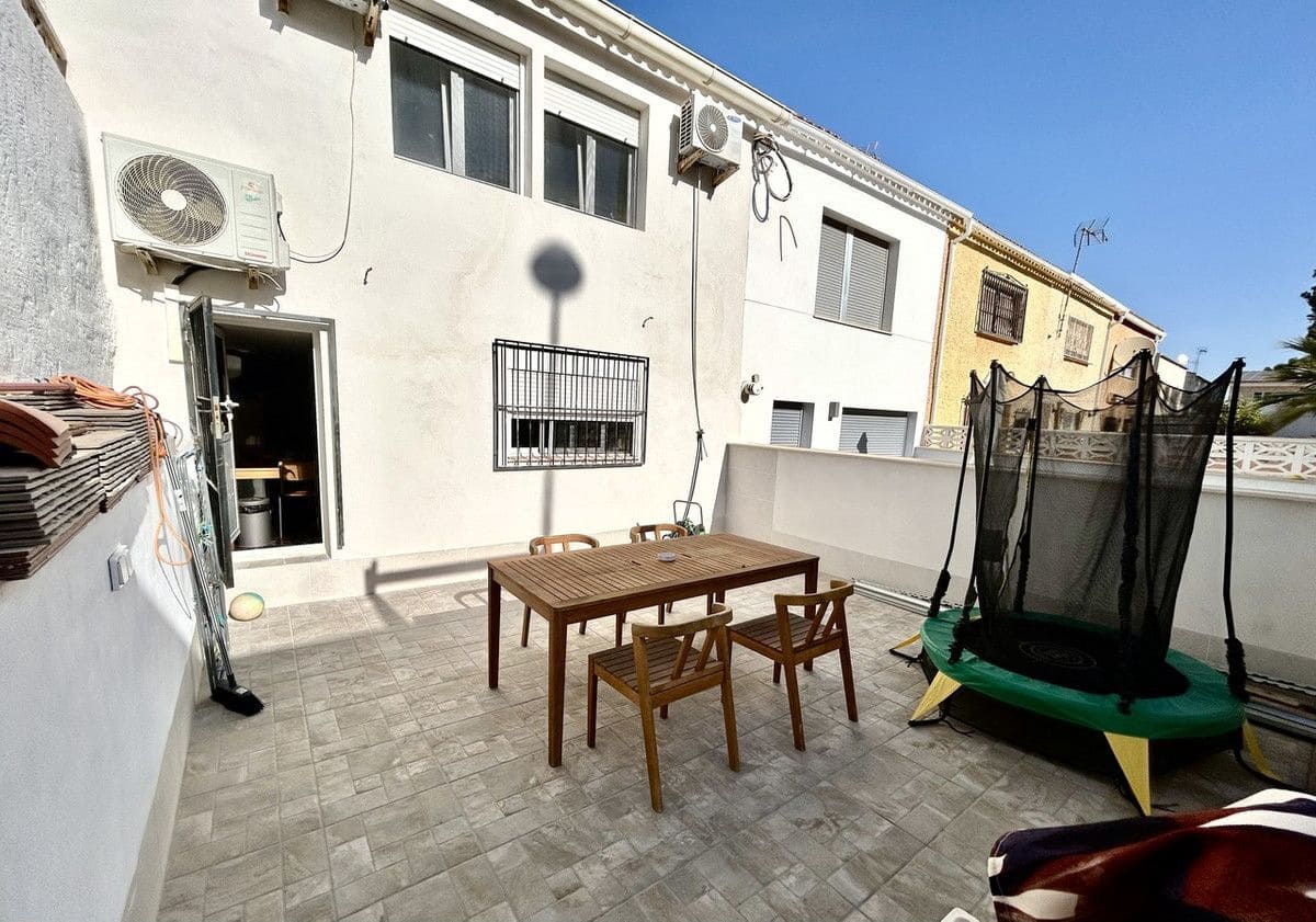 3 sovrum Hus till salu i Torrevieja - 210 000 € (Ref: 10063984)