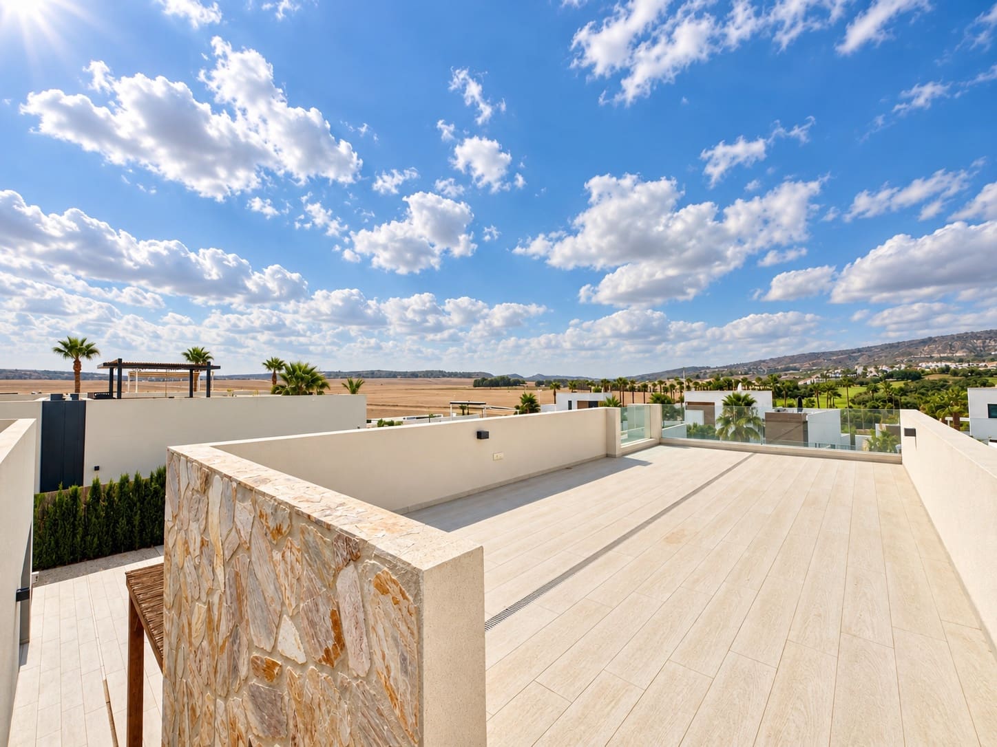 3 soveværelse Villa til salg i Alicante by med swimmingpool garage - € 649.000 (Ref: 10068122)
