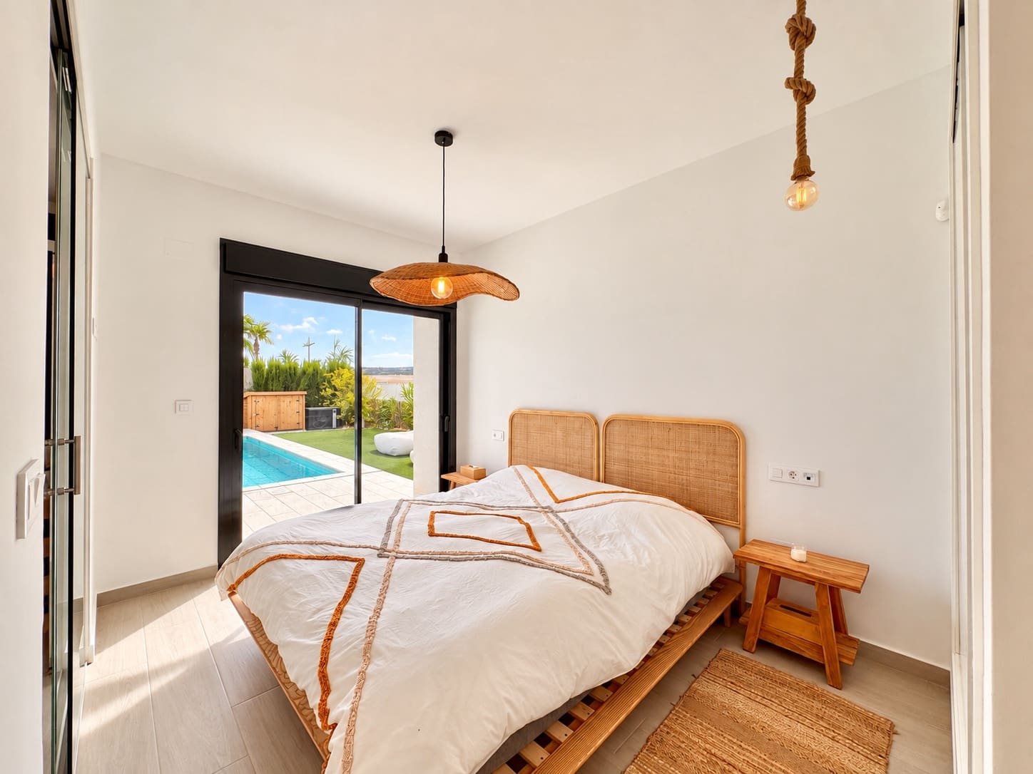 3 soveværelse Villa til salg i Alicante by med swimmingpool garage - € 649.000 (Ref: 10068122)