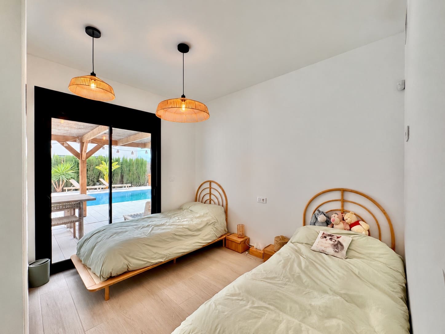 3 soveværelse Villa til salg i Alicante by med swimmingpool garage - € 649.000 (Ref: 10068122)