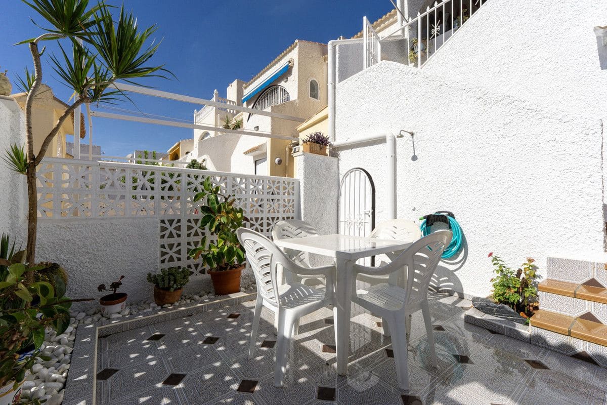 2 bedroom Apartment for sale in Pilar de la Horadada - € 205,000 (Ref: 10068133)