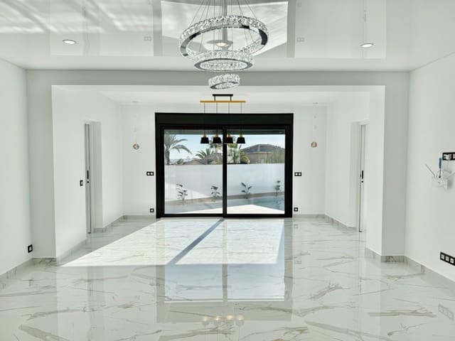 4 Zimmer Villa zu verkaufen in Ciudad Quesada, Rojales mit Pool - 850.000 € (Ref: 10068144)