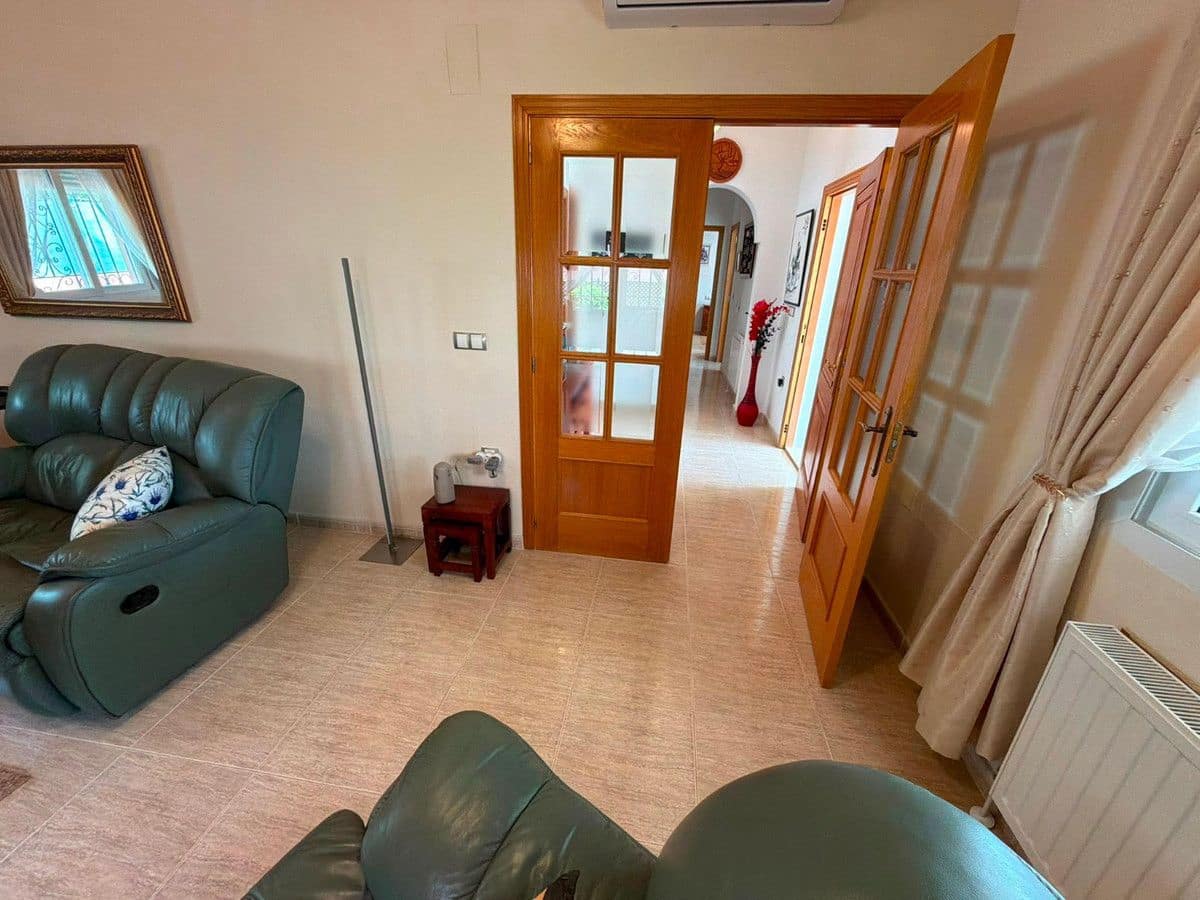 3 quarto Moradia para venda em Los Montesinos com piscina - 299 999 € (Ref: 10068655)