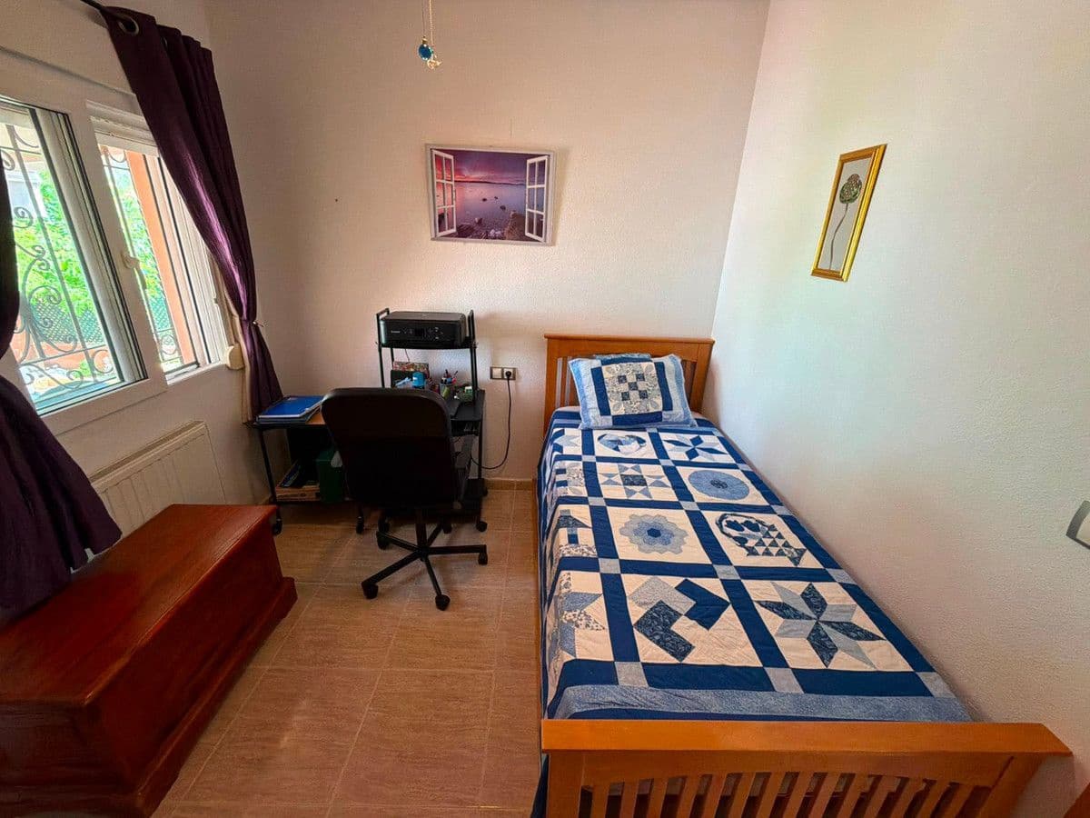 3 quarto Moradia para venda em Los Montesinos com piscina - 299 999 € (Ref: 10068655)