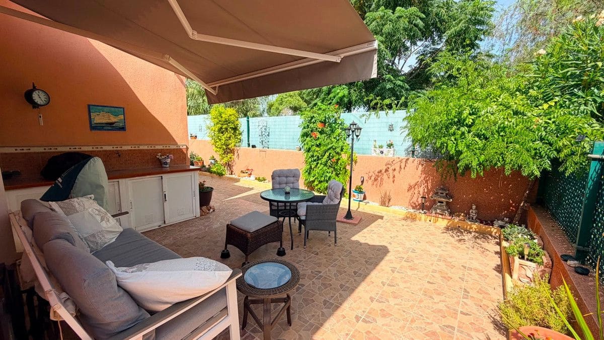 3 quarto Moradia para venda em Los Montesinos com piscina - 299 999 € (Ref: 10068655)