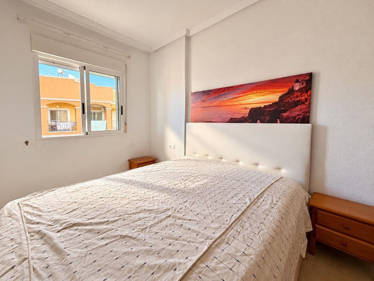 2 soveværelse Lejlighed til salg i Torrevieja med swimmingpool - € 199.000 (Ref: 10068670)