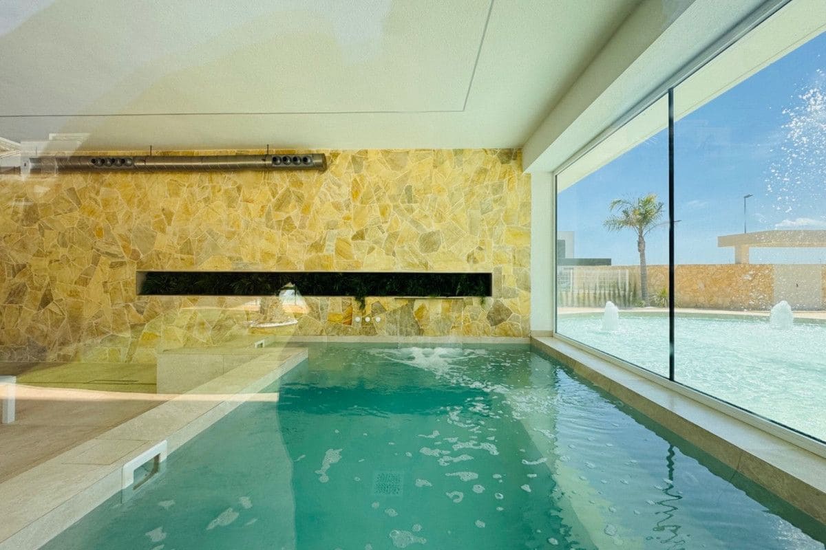 2 sovrum Lägenhet till salu i Guardamar del Segura med pool - 295 000 € (Ref: 10068916)