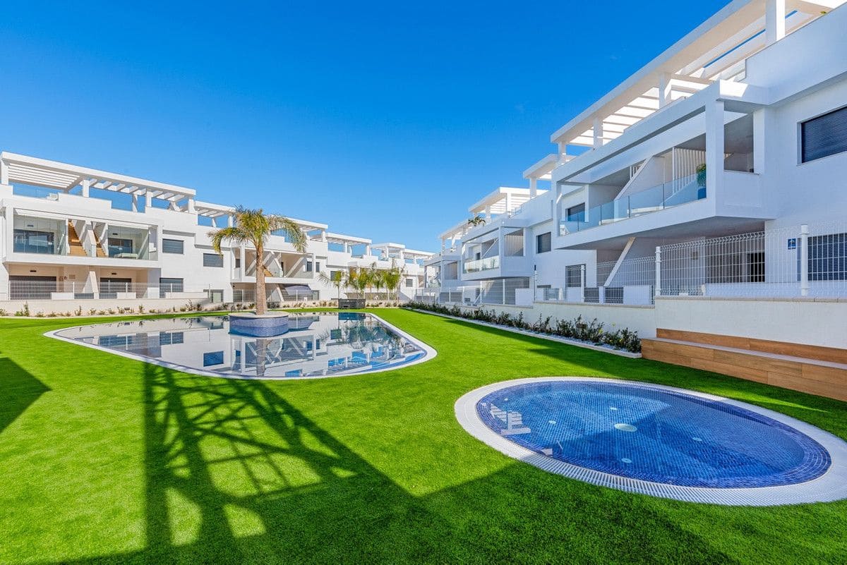 2 soverom Leilighet til salgs i Orihuela Costa med svømmebasseng - € 369 000 (Ref: 10068917)