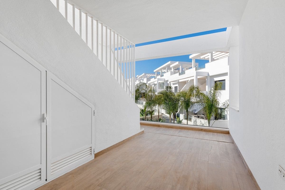 2 soverom Leilighet til salgs i Orihuela Costa med svømmebasseng - € 369 000 (Ref: 10068917)