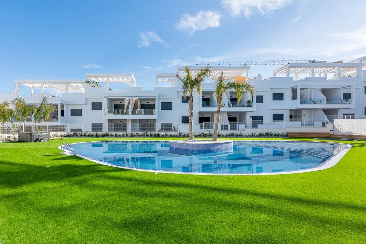 2 soverom Leilighet til salgs i Orihuela Costa med svømmebasseng - € 369 000 (Ref: 10068917)