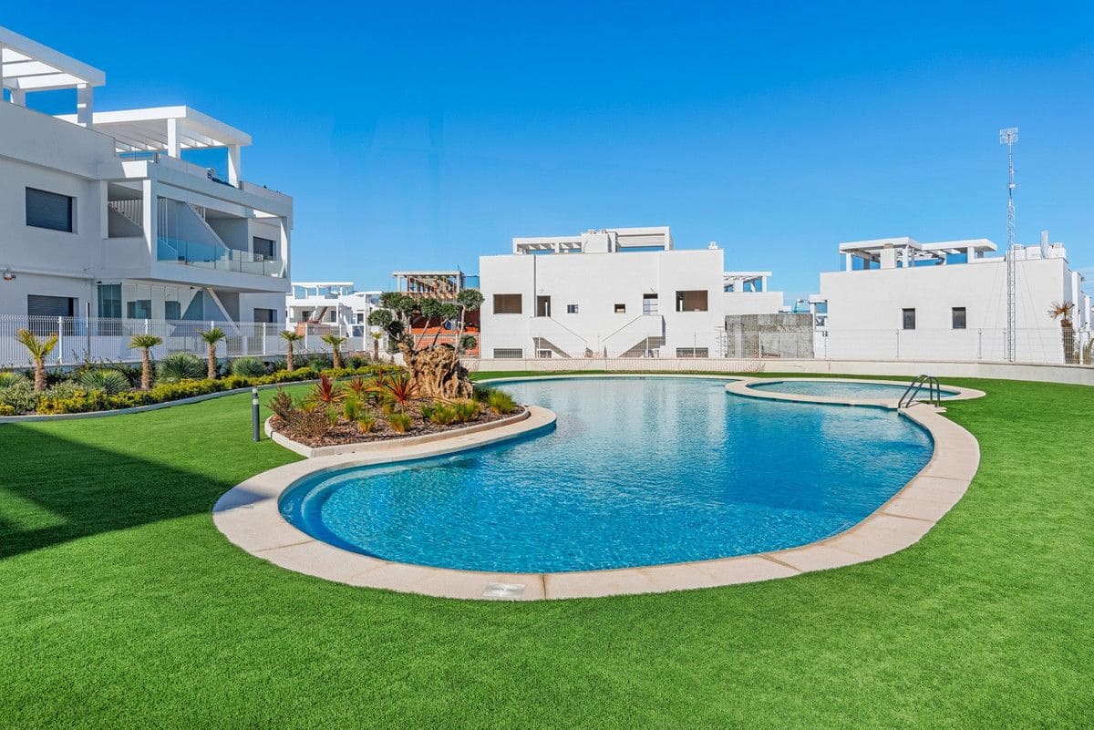 2 soverom Leilighet til salgs i Orihuela Costa med svømmebasseng - € 369 000 (Ref: 10068917)