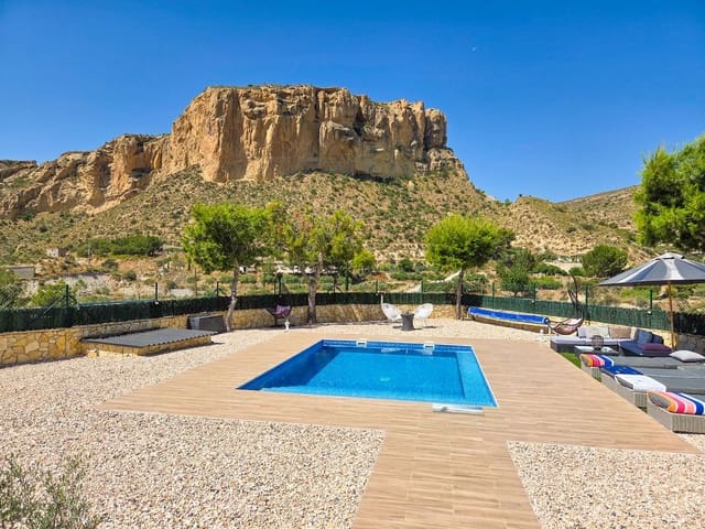 3 soveværelse Villa til salg i Crevillente / Crevillent - € 395.000 (Ref: 10068918)