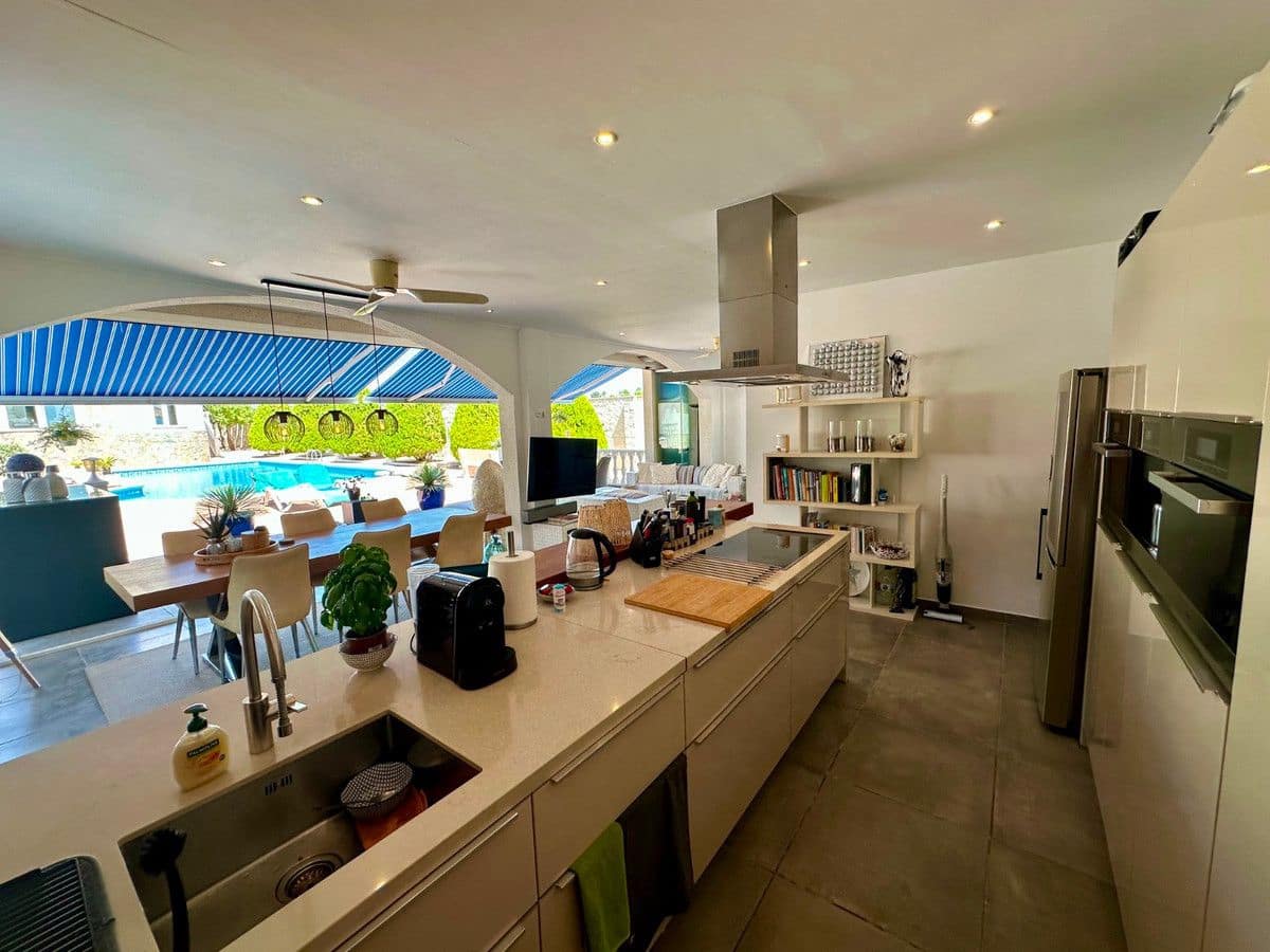 6 soverom Villa til salgs i Dona Pepa med svømmebasseng - € 845 000 (Ref: 10068923)