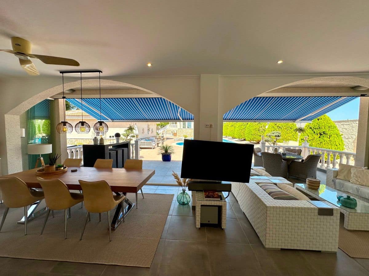 6 soverom Villa til salgs i Dona Pepa med svømmebasseng - € 845 000 (Ref: 10068923)
