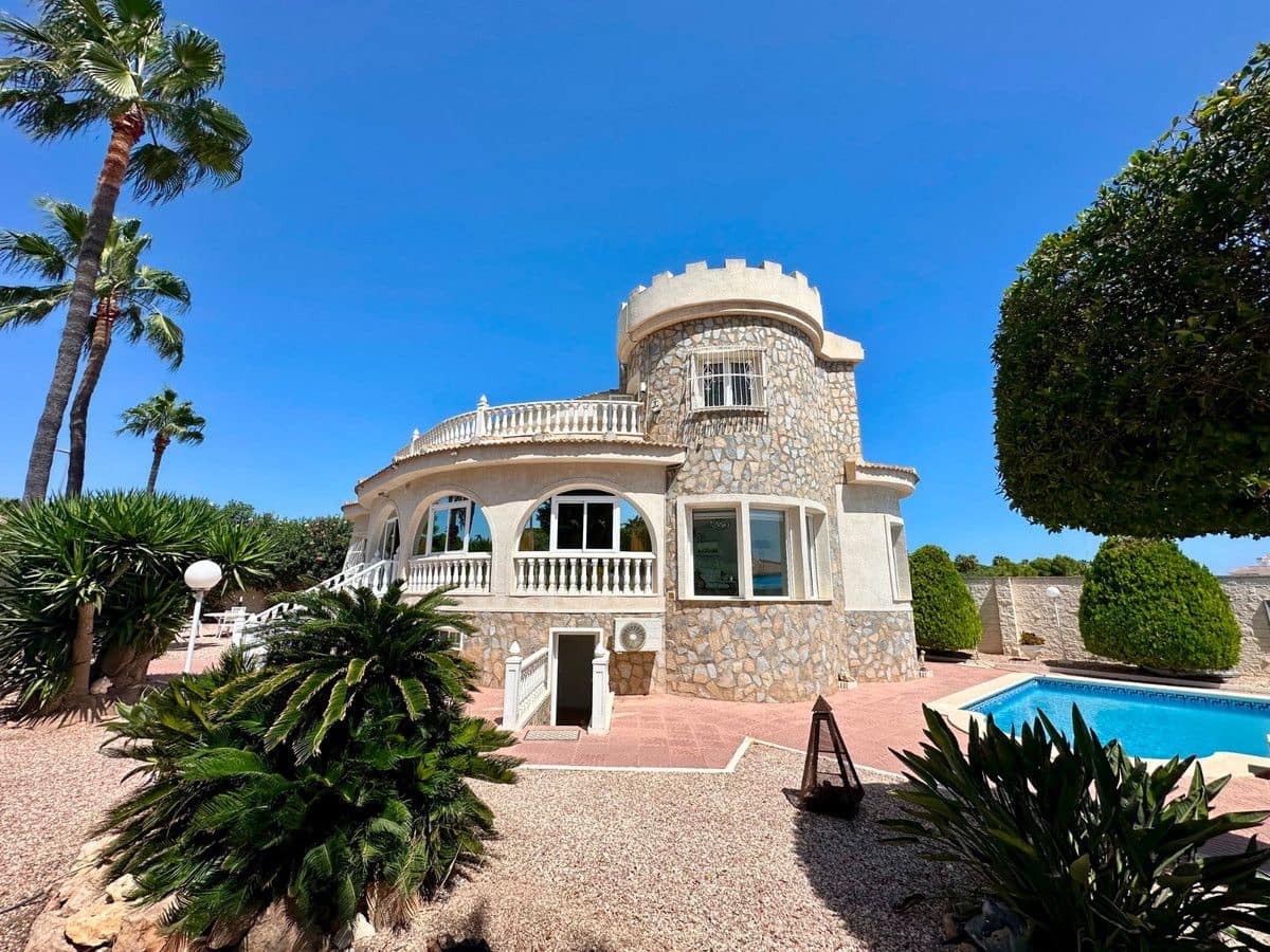 6 soverom Villa til salgs i Dona Pepa med svømmebasseng - € 845 000 (Ref: 10068923)