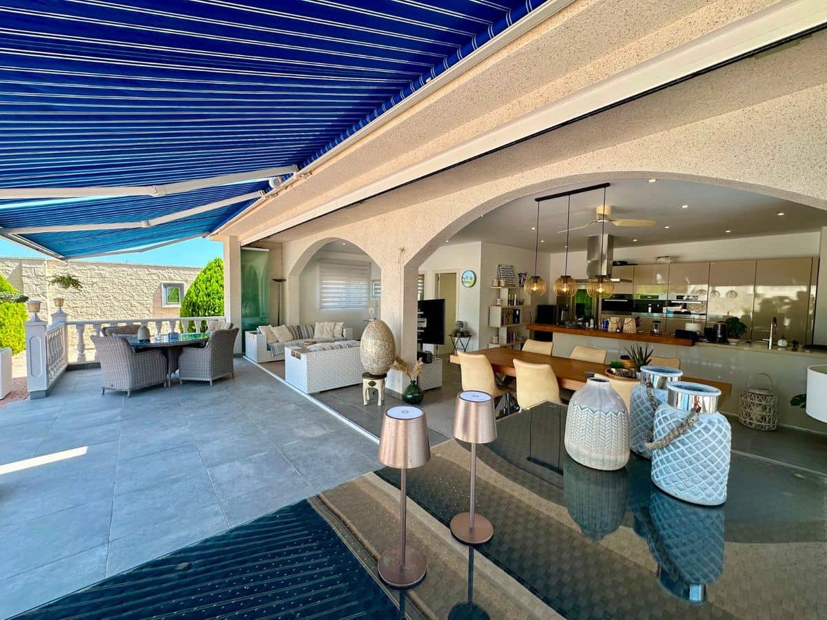 6 soverom Villa til salgs i Dona Pepa med svømmebasseng - € 845 000 (Ref: 10068923)