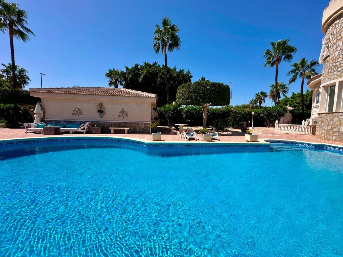 6 soverom Villa til salgs i Dona Pepa med svømmebasseng - € 845 000 (Ref: 10068923)
