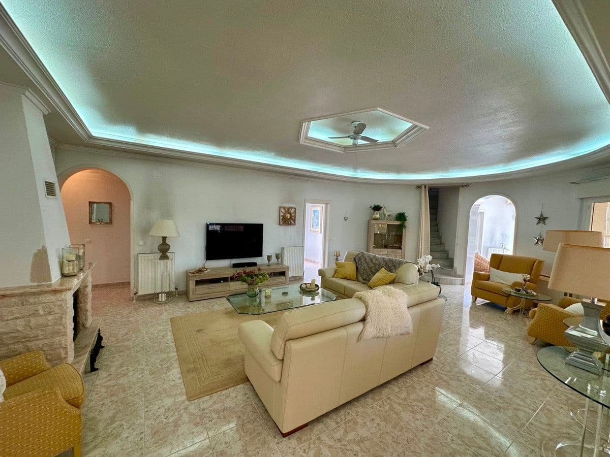 6 soverom Villa til salgs i Dona Pepa med svømmebasseng - € 845 000 (Ref: 10068923)