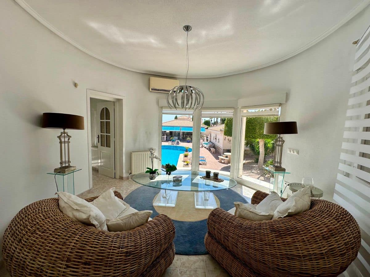 6 soverom Villa til salgs i Dona Pepa med svømmebasseng - € 845 000 (Ref: 10068923)