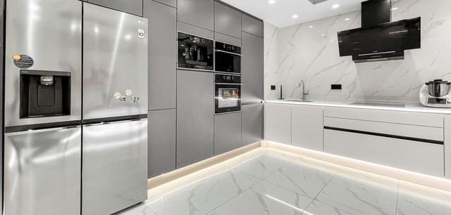 3 sovrum Lägenhet till salu i Puerto Deportivo, Torrevieja - 225 000 € (Ref: 10068954)