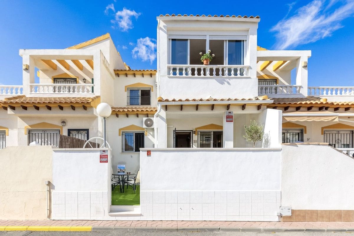 3 slaapkamer Huis te koop in Orihuela Costa met zwembad - € 268.800 (Ref: 10069219)