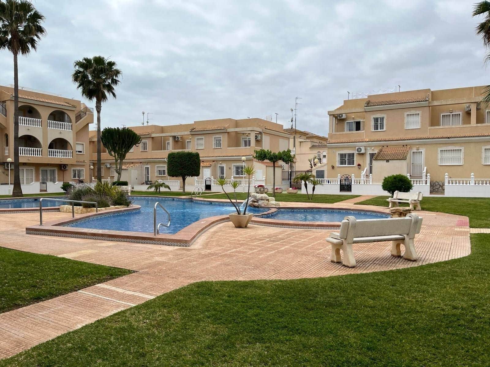 2 Zimmer Apartment zu verkaufen in Los Alcazares mit Pool - 222.000 € (Ref: 10069285)