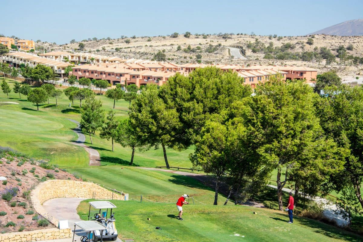 2 bedroom Apartment for sale in Monforte del Cid with pool - € 270,000 (Ref: 10069526)