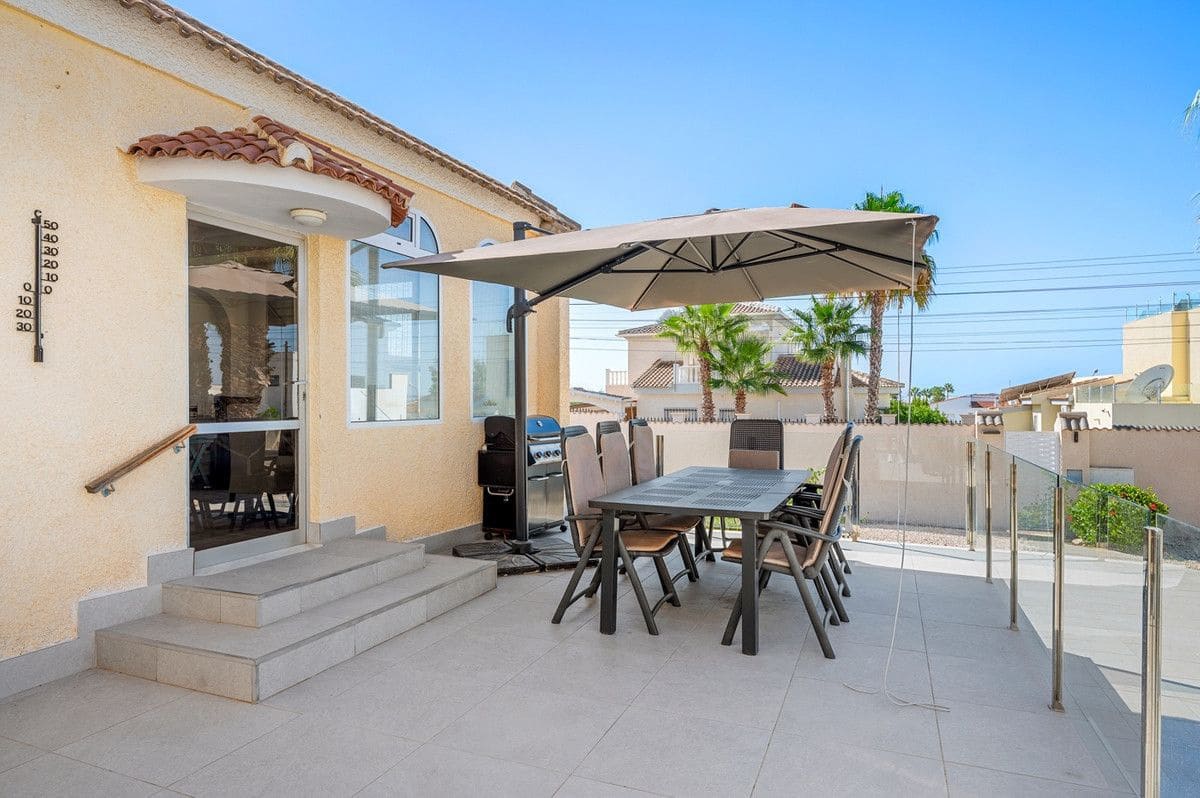3 chambre Villa/Maison à vendre à Dona Pepa avec piscine - 575 000 € (Ref: 10069591)