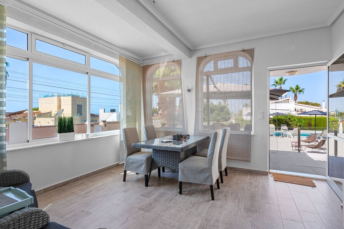 3 chambre Villa/Maison à vendre à Dona Pepa avec piscine - 575 000 € (Ref: 10069591)