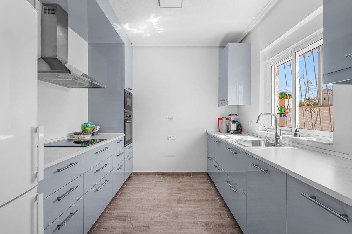 3 chambre Villa/Maison à vendre à Dona Pepa avec piscine - 575 000 € (Ref: 10069591)