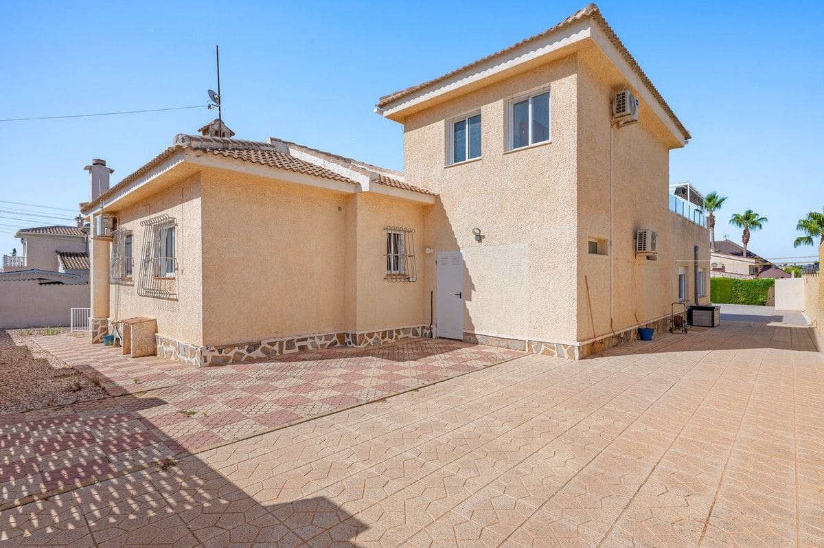 3 chambre Villa/Maison à vendre à Dona Pepa avec piscine - 575 000 € (Ref: 10069591)