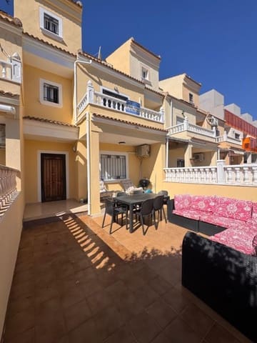 3 slaapkamer Rijtjeshuis te koop in Lomas de Campoamor - Las Ramblas, Orihuela met zwembad - € 229.995 (Ref: 10069780)