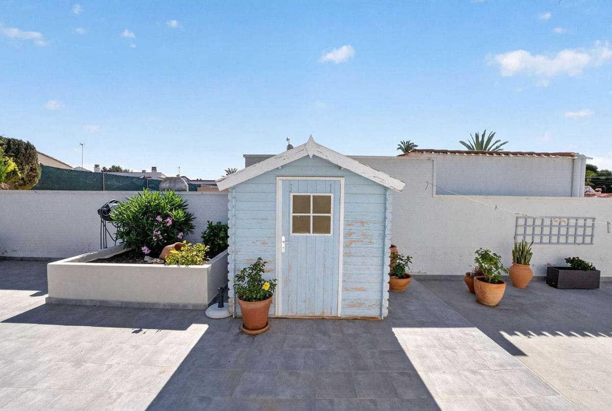 Chalet de 3 habitaciones en Torrevieja en venta - 379.000 € (Ref: 10069785)