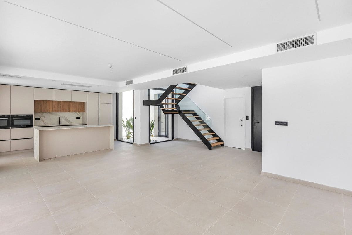 4 sovrum Villa till salu i Torrevieja med pool - 895 000 € (Ref: 10069921)