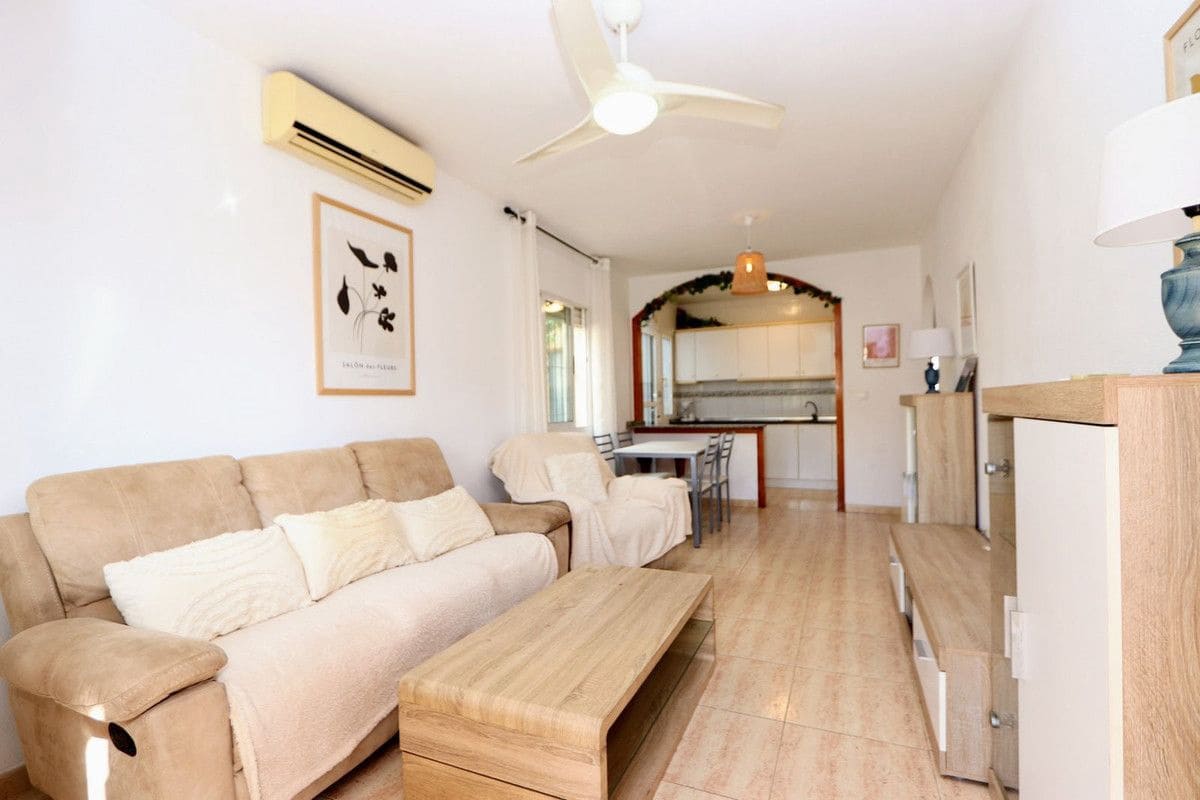 3 chambre Villa/Maison à vendre à La Zenia avec piscine - 280 000 € (Ref: 10070437)