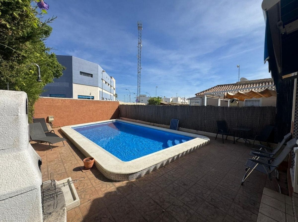 3 chambre Villa/Maison à vendre à La Zenia avec piscine - 280 000 € (Ref: 10070437)
