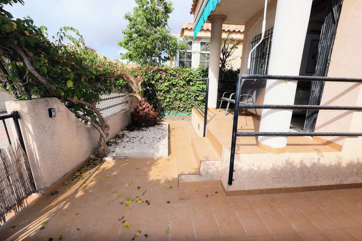 3 chambre Villa/Maison à vendre à La Zenia avec piscine - 280 000 € (Ref: 10070437)