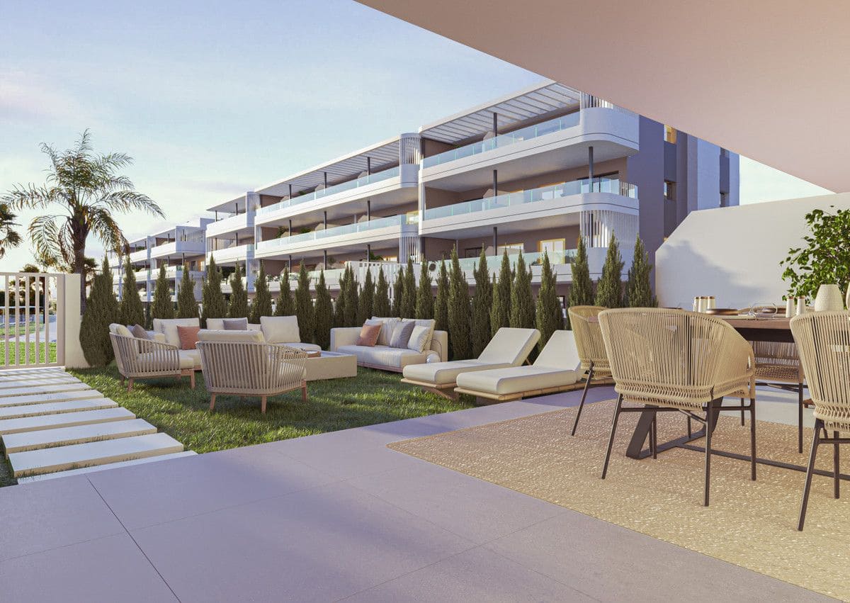 2 bedroom Apartment for sale in El Limonar with pool - € 305,000 (Ref: 10070445)
