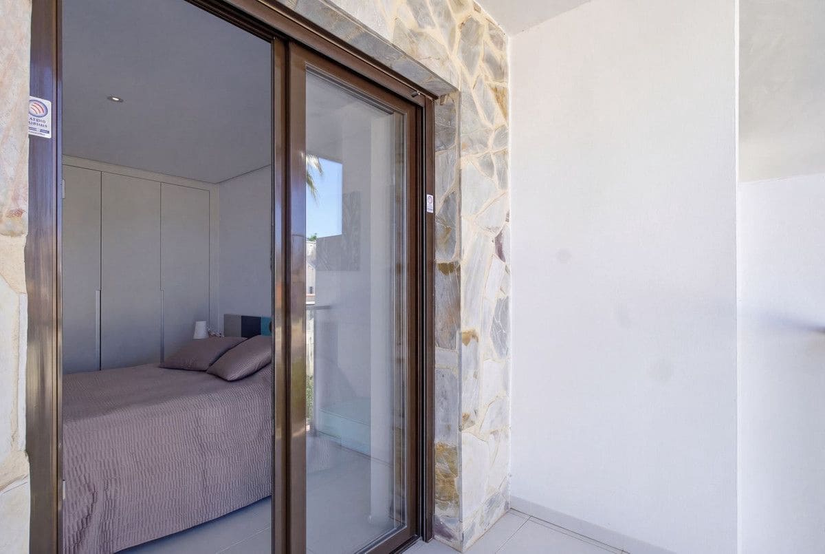 2 chambre Appartement à vendre à Orihuela Costa avec piscine - 289 000 € (Ref: 10070447)